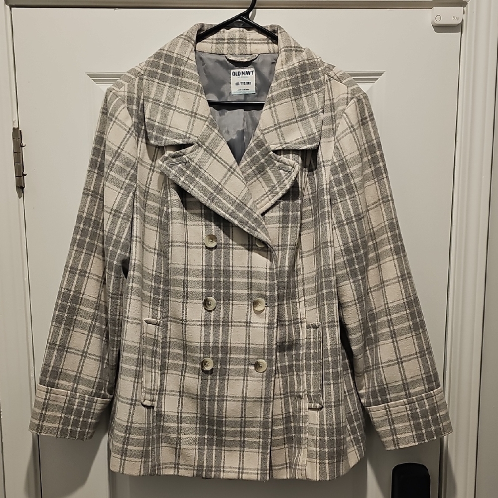 Old Navy Women's Plaid Peacoat - Gray and Cream